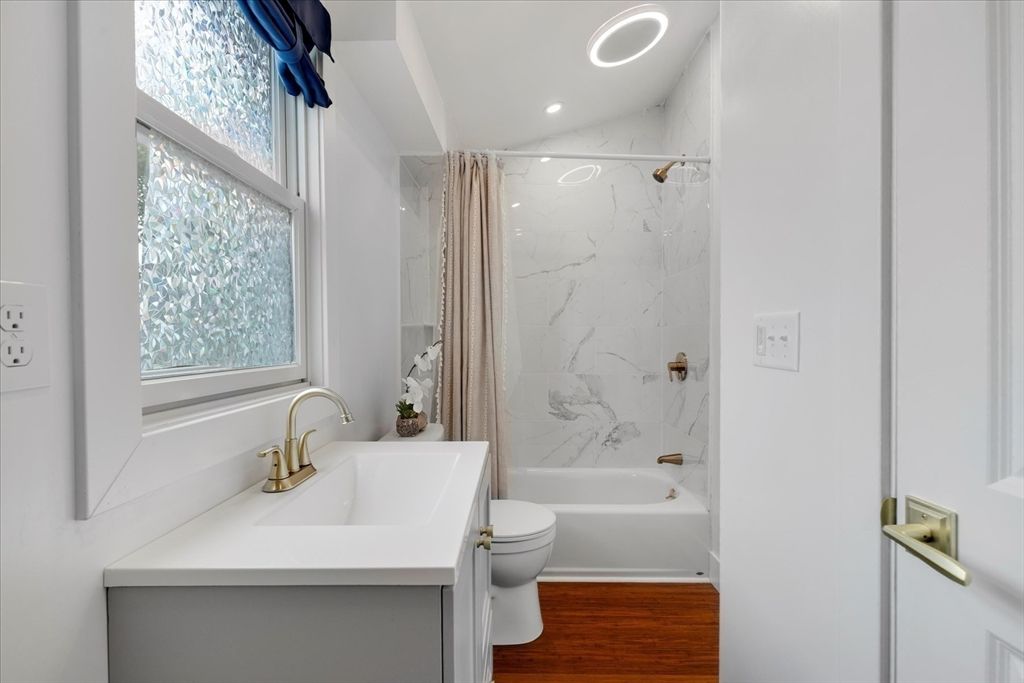 Bathroom, Interior, Marble Walls, Recessed Lighting, Wood Texture Flooring