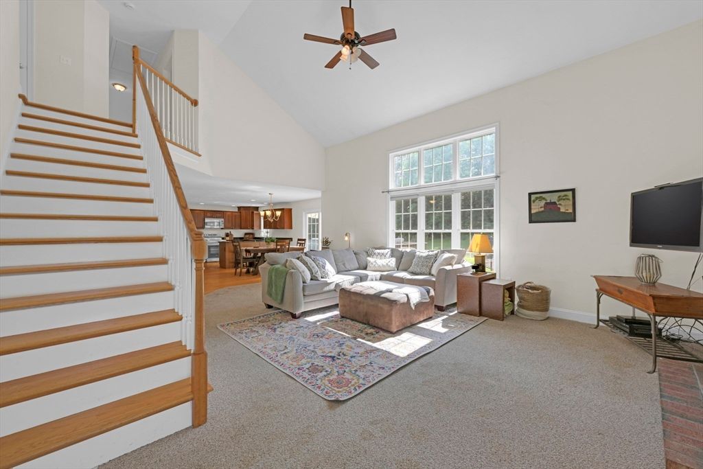 Dining room, Interior, Living room, Pendant Lights