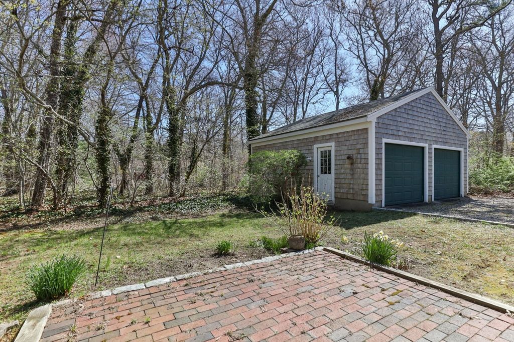Backyard, Detached Garage, Exterior