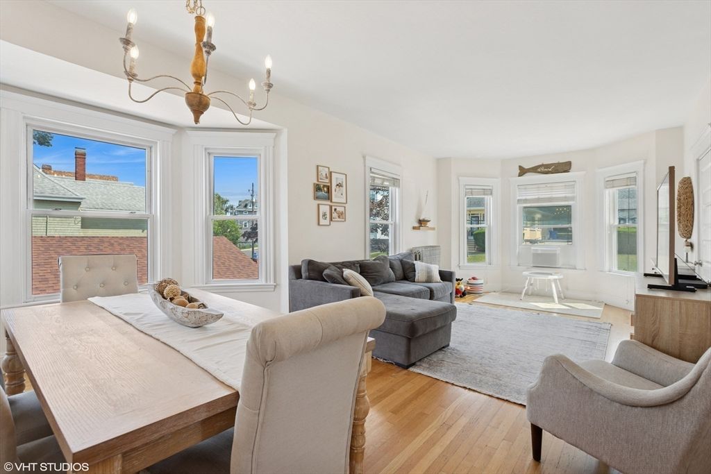 Chandelier, Dining room, Interior, Living room, Wood Texture Flooring
