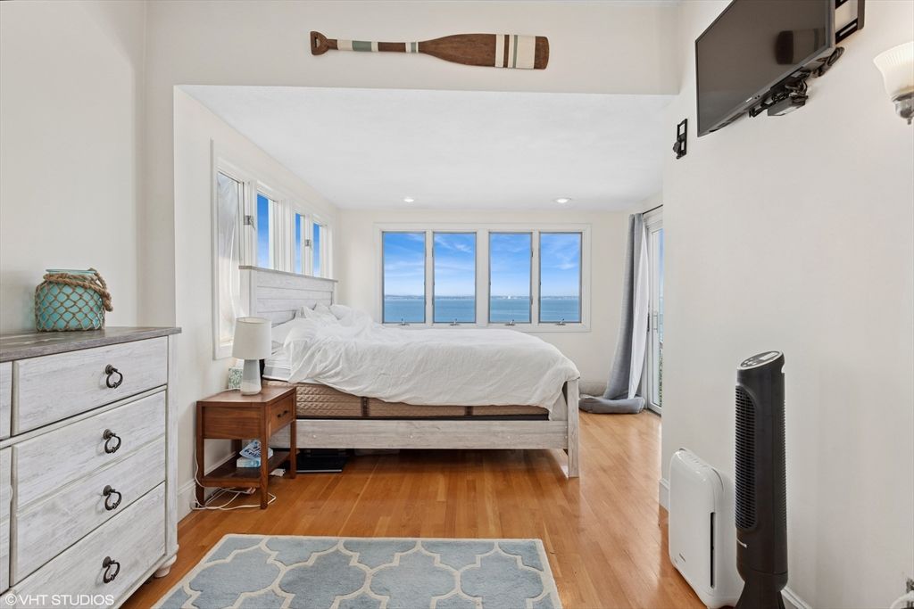 Bedroom, Interior, Recessed Lighting, Water, Wood Texture Flooring
