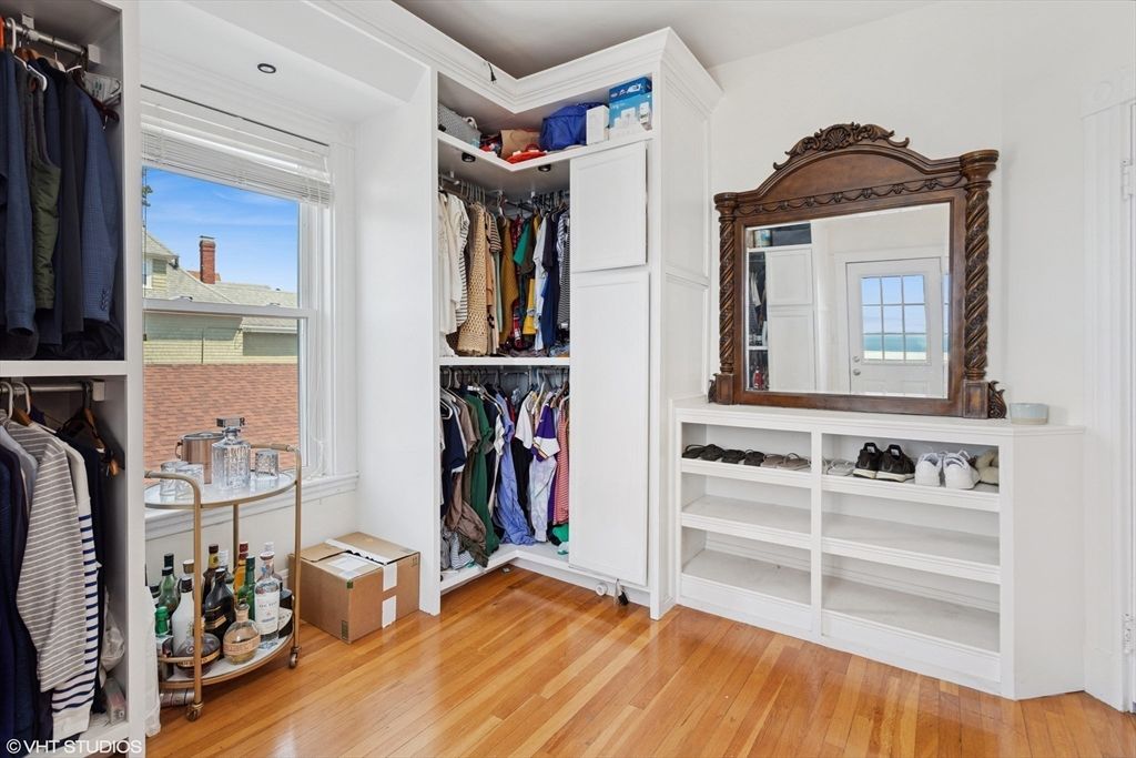 Interior, Walk-in Closets, Wood Texture Flooring