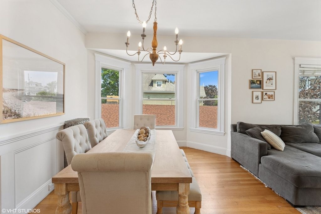 Chandelier, Dining room, Interior, Wood Texture Flooring