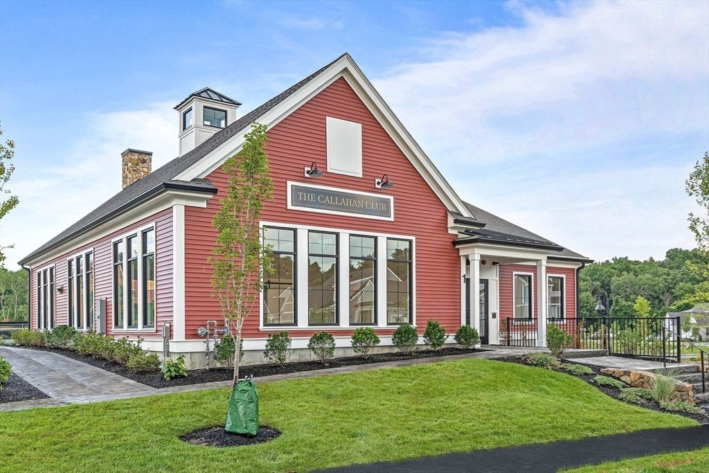 Exterior, Facade, Brick Traditional