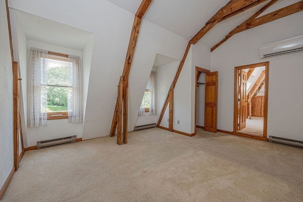 Empty room, Interior, Wooden Beams