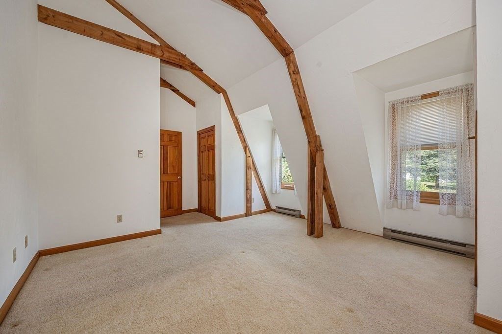 Empty room, Interior, Wooden Beams