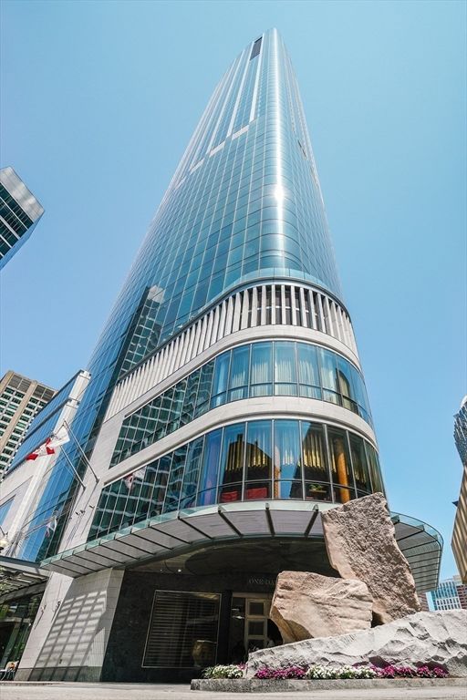 Exterior, Facade, Highrise