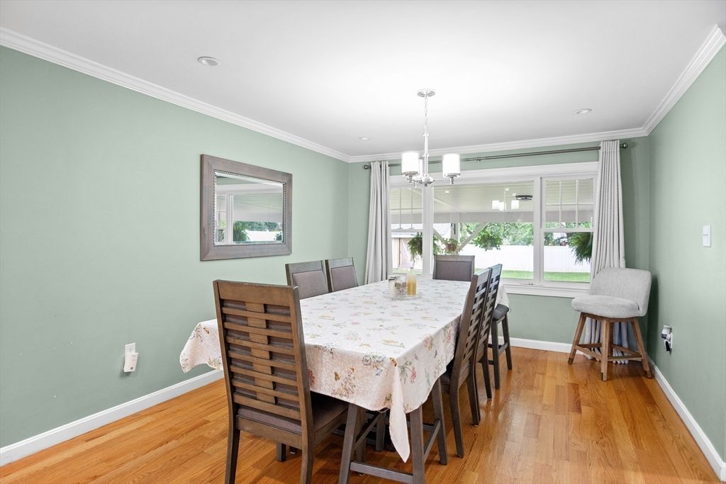 Dining room, Interior, Pendant Lights, Recessed Lighting, Wood Texture Flooring