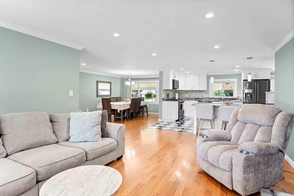 Dining room, Interior, Kitchen, Living room, Pendant Lights, Recessed Lighting, Stainless Steel Appliances, Wood Texture Flooring