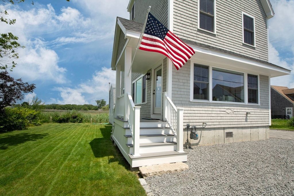 Backyard, Exterior, Facade, American Foursquare