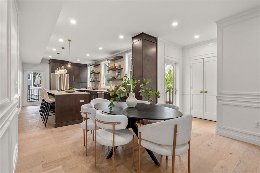 Dining room, Interior, Kitchen, Pendant Lights, Recessed Lighting, Wood Texture Flooring
