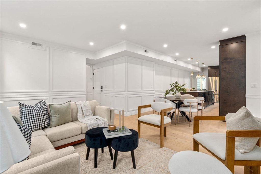 Dining room, Interior, Living room, Pendant Lights, Recessed Lighting, Wood Texture Flooring