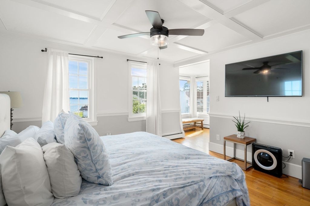 Bedroom, Interior, Water, Wood Texture Flooring