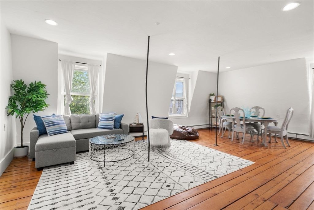 Dining room, Interior, Living room, Recessed Lighting, Wood Texture Flooring