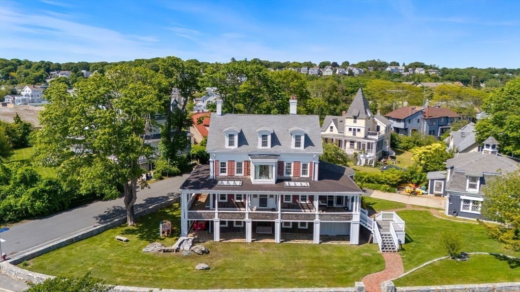 Exterior, Drone