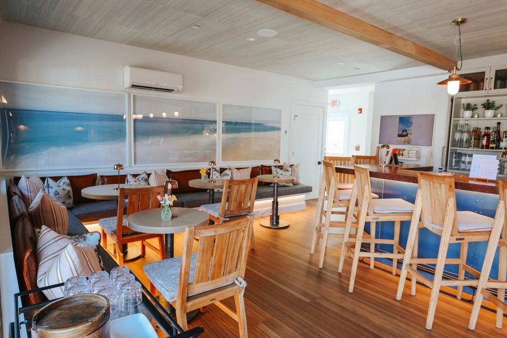 Dining room, Interior, Pendant Lights, Recessed Lighting, Wooden Beams, Wood Texture Flooring