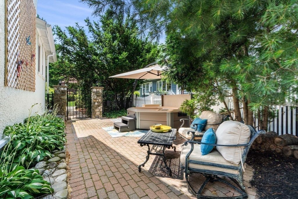 Exterior, Hot Tub