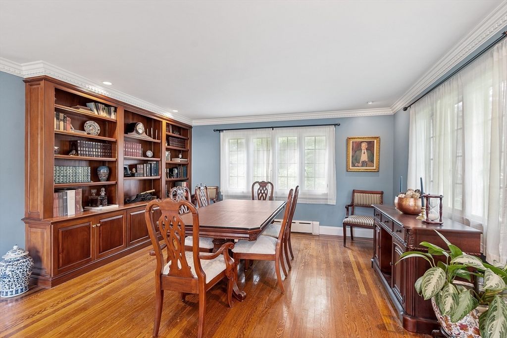 Dining room, Interior, Recessed Lighting, Wood Texture Flooring