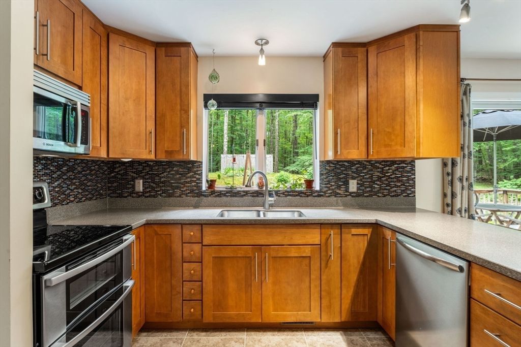 Interior, Kitchen, Stainless Steel Appliances