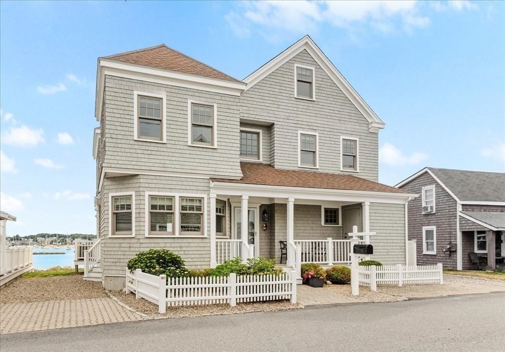 Exterior, Facade, Water, Queen Anne Victorian