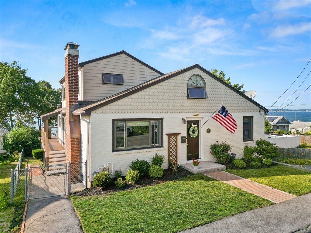 Exterior, Facade, Cape Cod