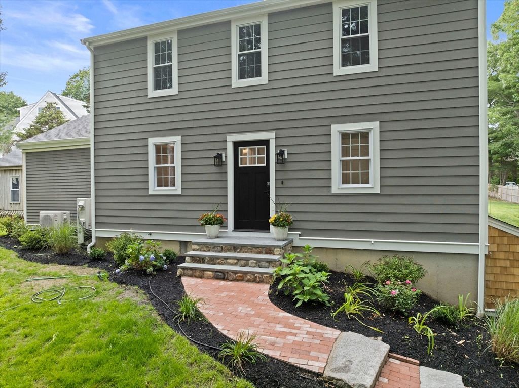 Exterior, Facade, None