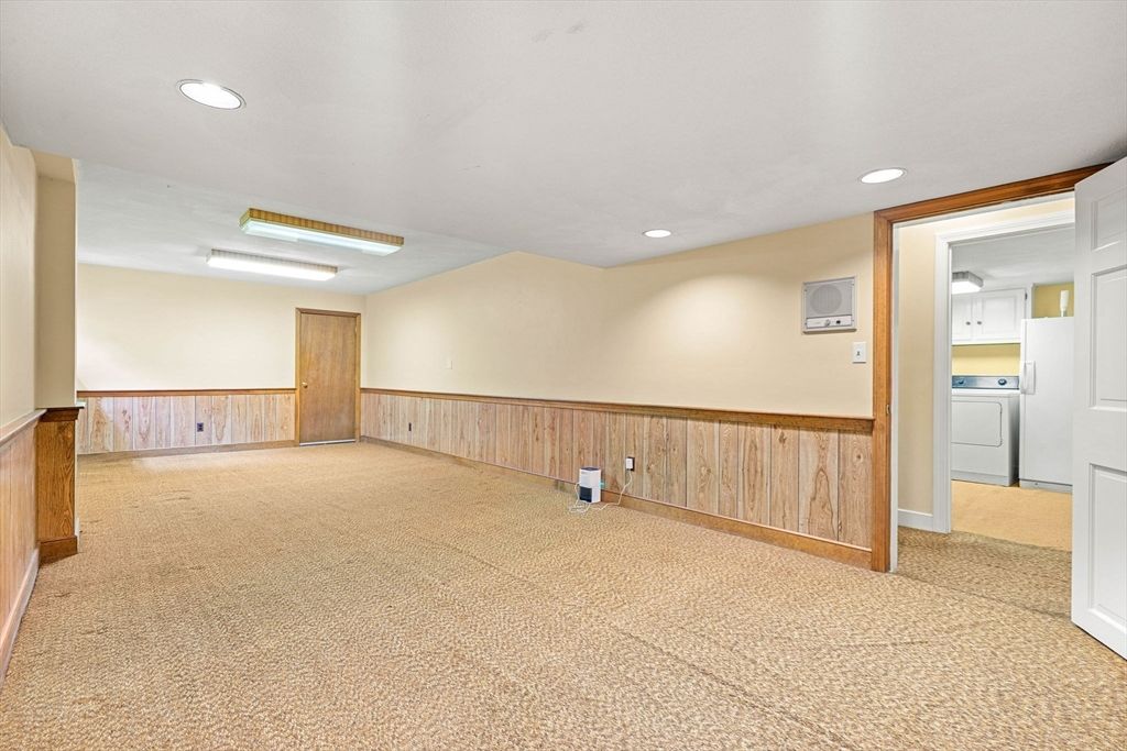 Empty room, Interior, Recessed Lighting, Washer