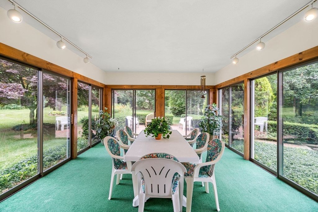 Dining room, Interior, Recessed Lighting, Sun Room