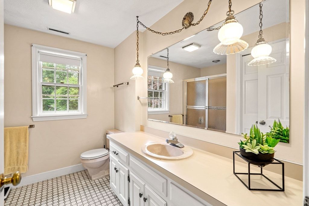 Bathroom, Interior, Pendant Lights