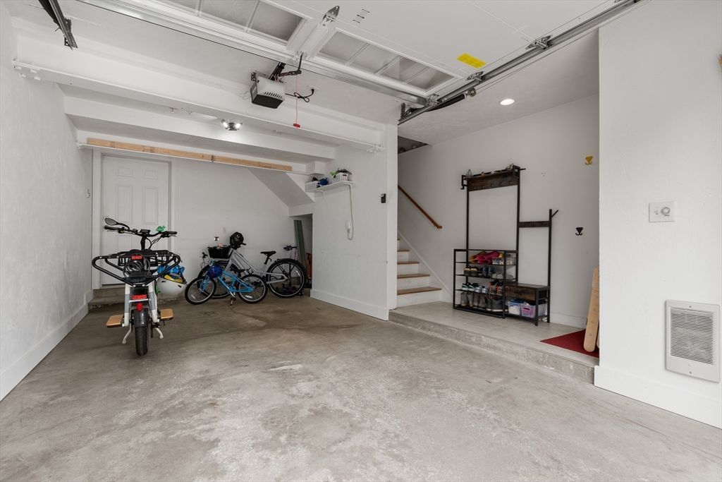 Garage, Interior