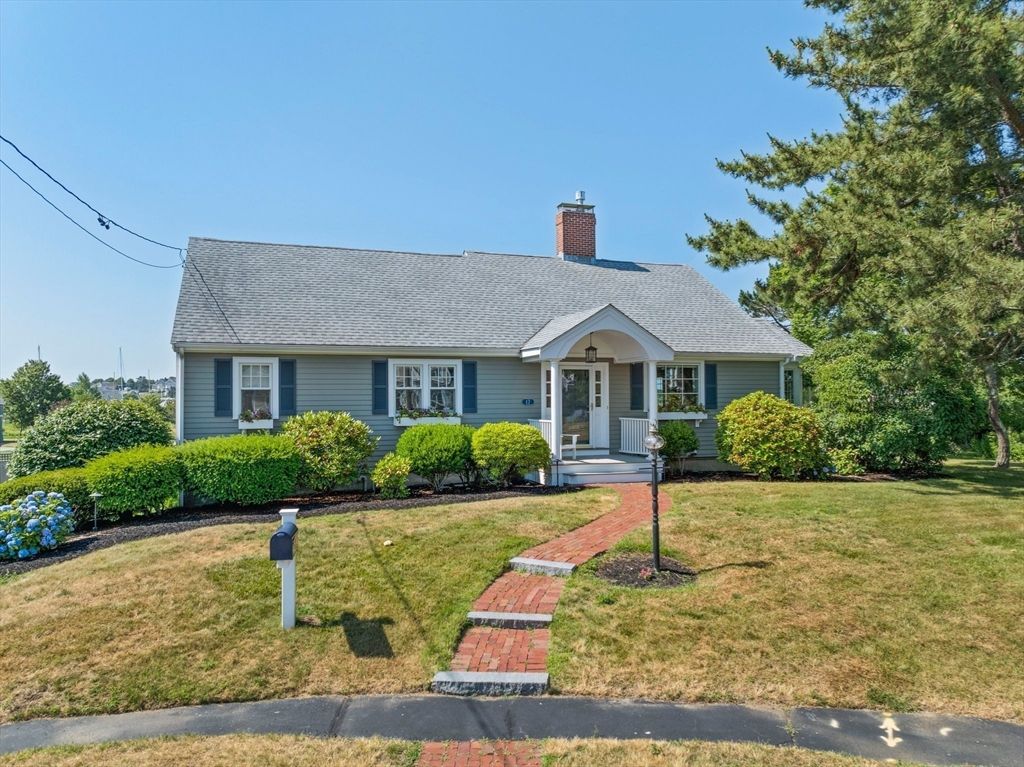 Exterior, Facade, Cape Cod