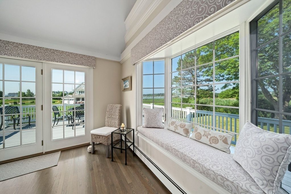 Interior, Sun Room, Wood Texture Flooring