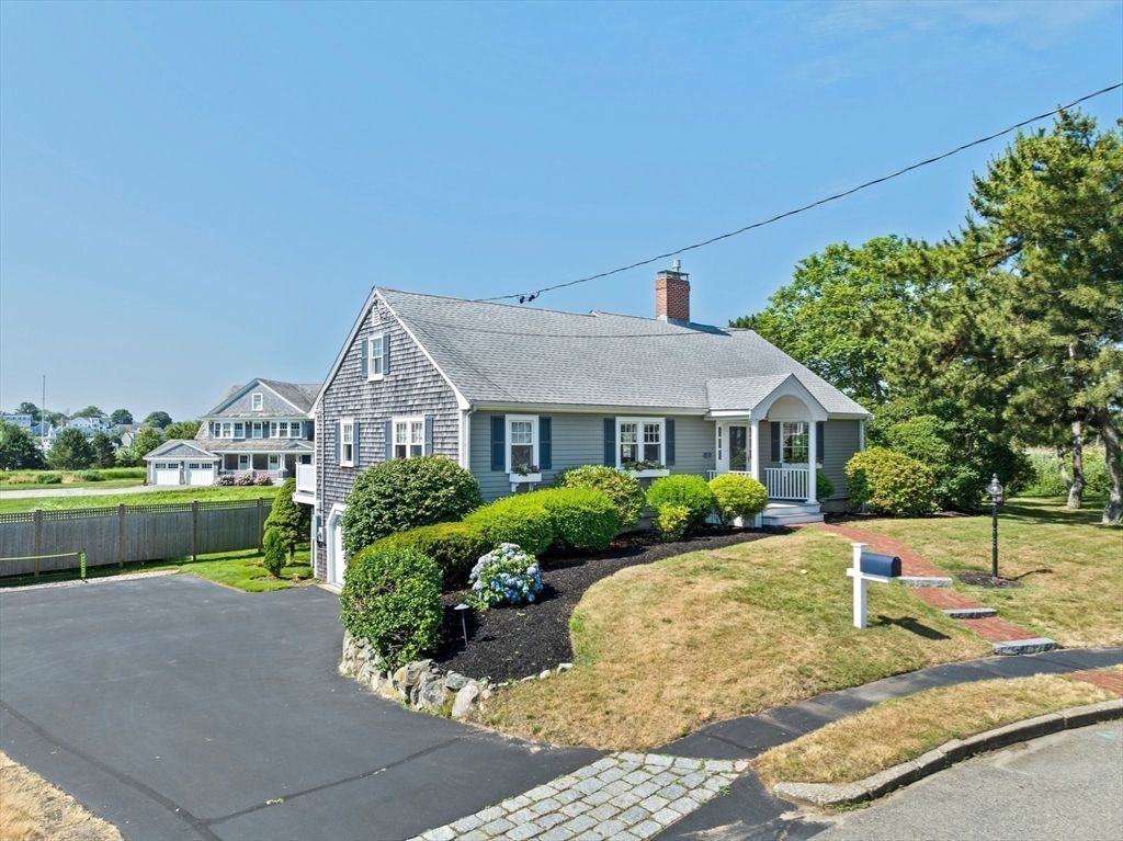 Backyard, Exterior, Facade, Cape Cod