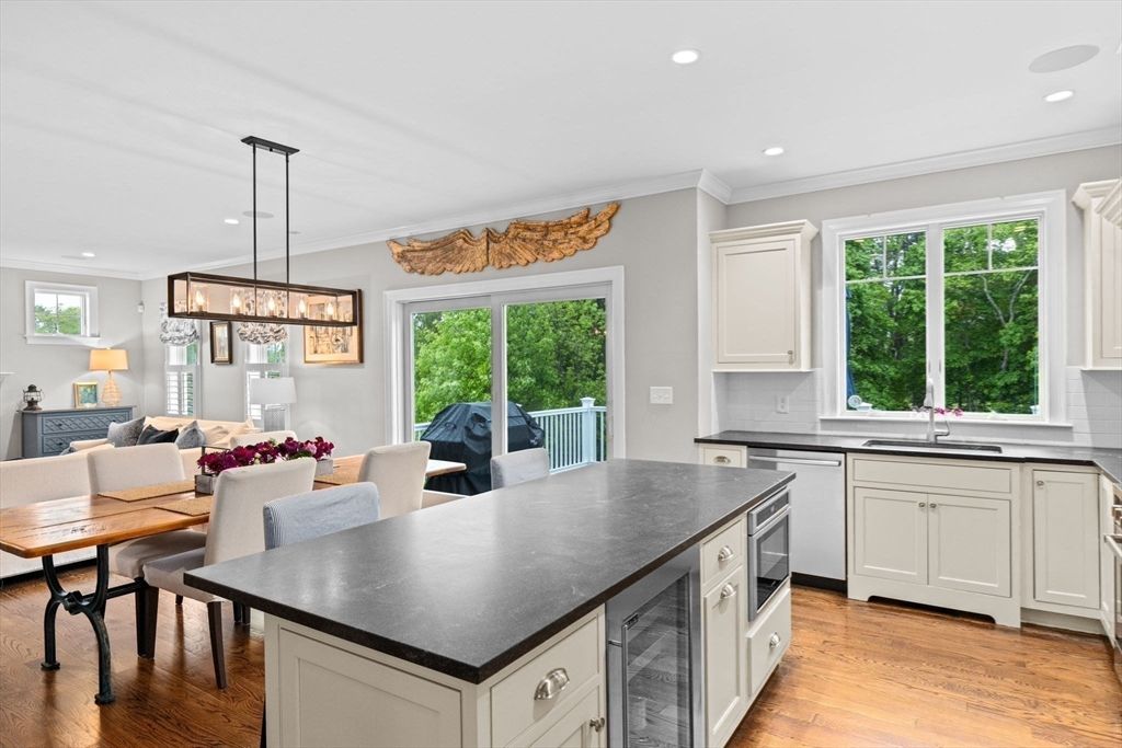 Dining room, Interior, Kitchen, Pendant Lights, Recessed Lighting, Wood Texture Flooring