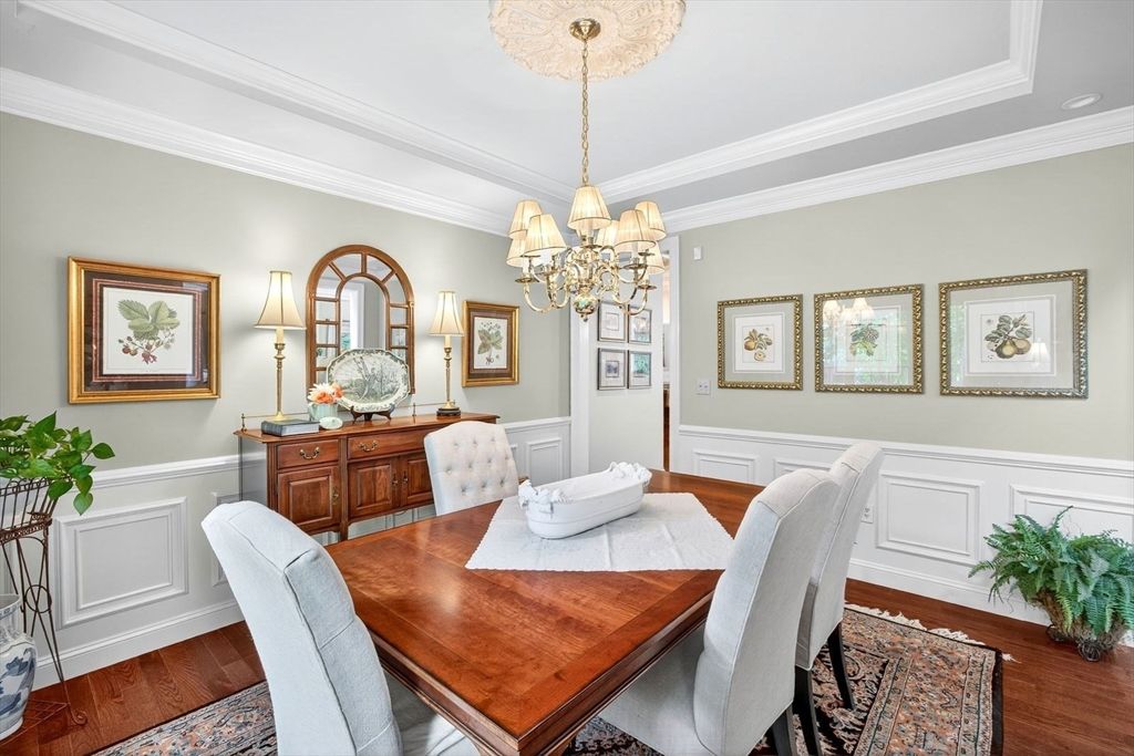Chandelier, Dining room, Interior, Wood Texture Flooring