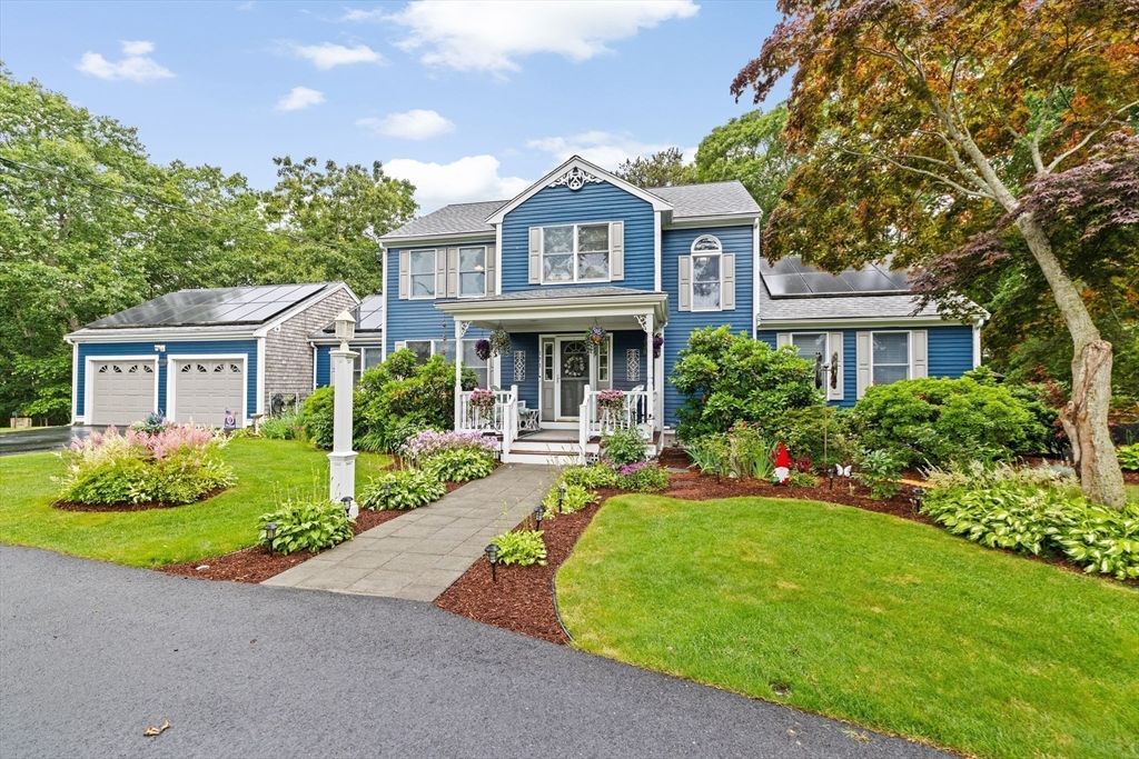 Attached, Exterior, Facade, Solar Panels, Queen Anne Victorian
