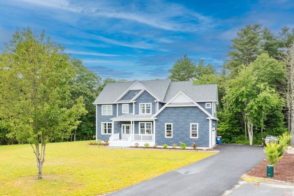 Backyard, Exterior, Facade, Farmhouse
