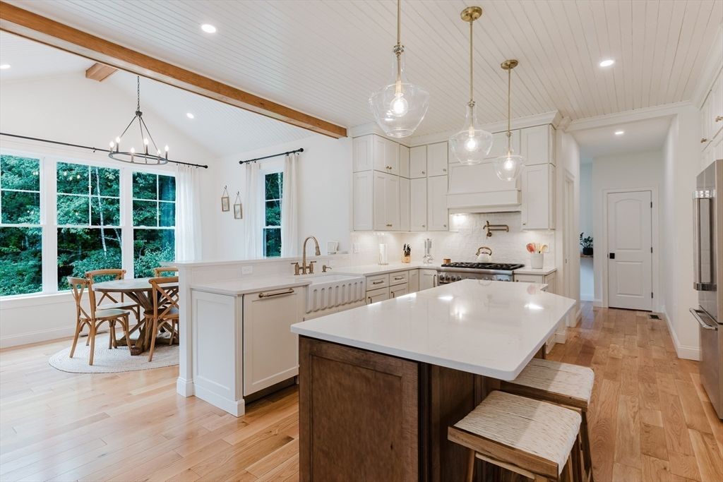 Dining room, Interior, Kitchen, Pendant Lights, Recessed Lighting, Stainless Steel Appliances, Wooden Beams, Wood Texture Flooring