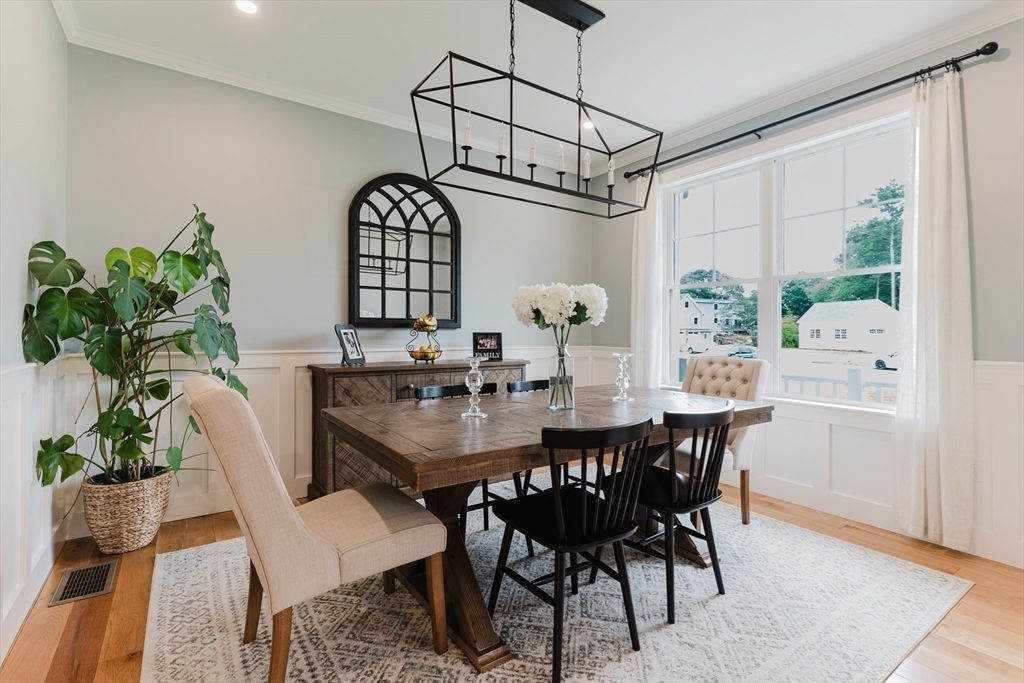 Dining room, Interior, Pendant Lights, Recessed Lighting, Wood Texture Flooring