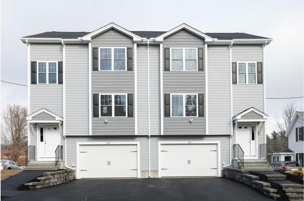 Attached, Exterior, Facade, Rowhouse