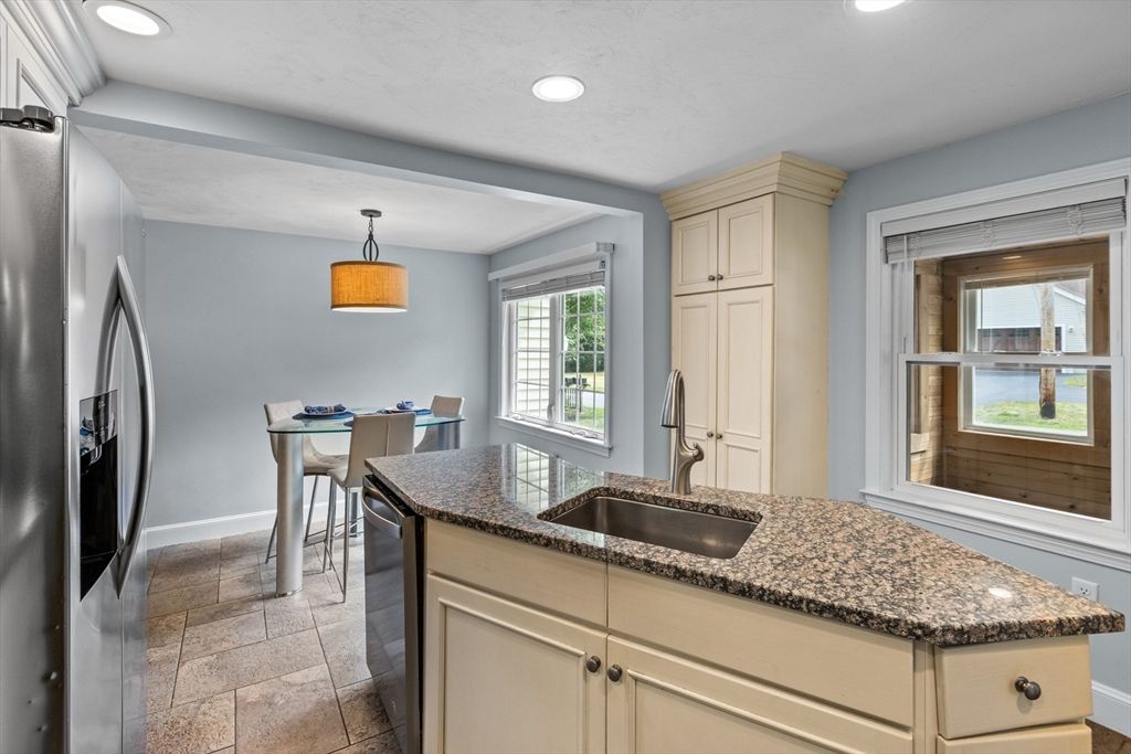 Dining room, Interior, Kitchen, Pendant Lights, Recessed Lighting