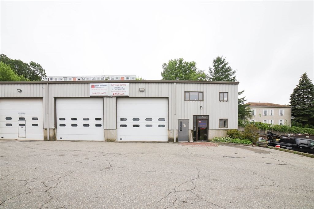 Detached Garage, Exterior