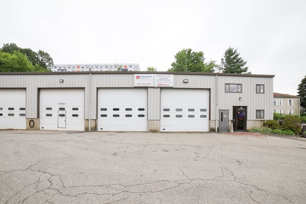 Detached Garage, Exterior