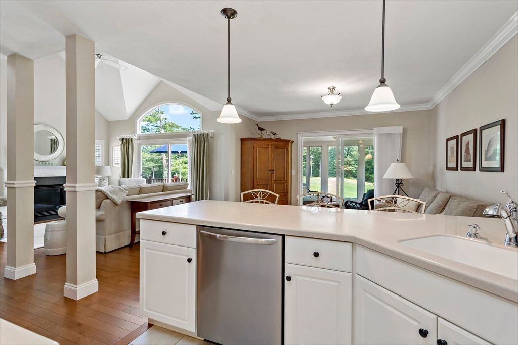 Interior, Kitchen, Pendant Lights, Wood Texture Flooring