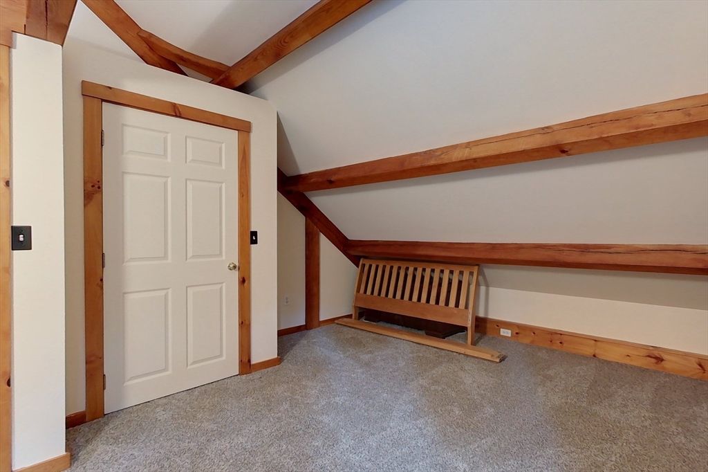 Empty room, Interior, Wooden Beams