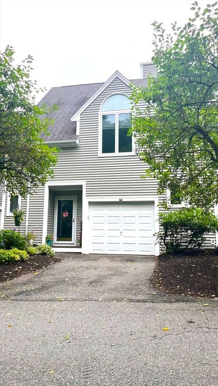 Attached, Exterior, Facade, Cape Cod