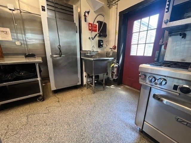 Interior, Stainless Steel Appliances
