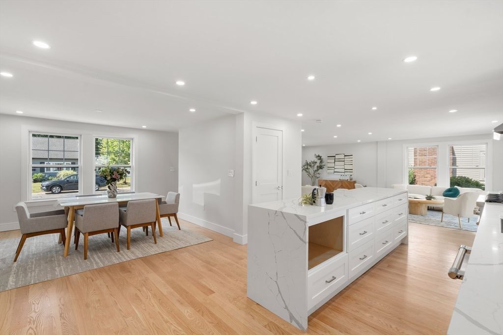 Dining room, Interior, Kitchen, Recessed Lighting, Wood Texture Flooring