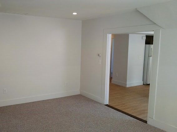 Empty room, Interior, Recessed Lighting