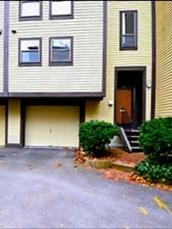 Attached, Exterior, Facade, Brick Facade, Rowhouse